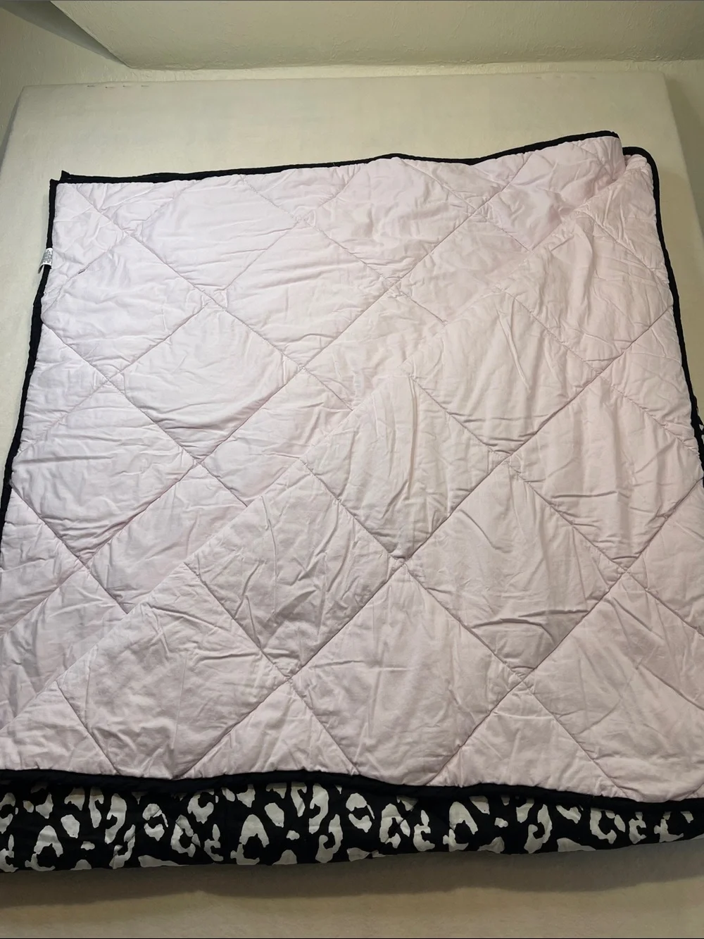 PINK Victoria's Secret Black & White Leopard Quilted COMFORTER 80 inches by 82